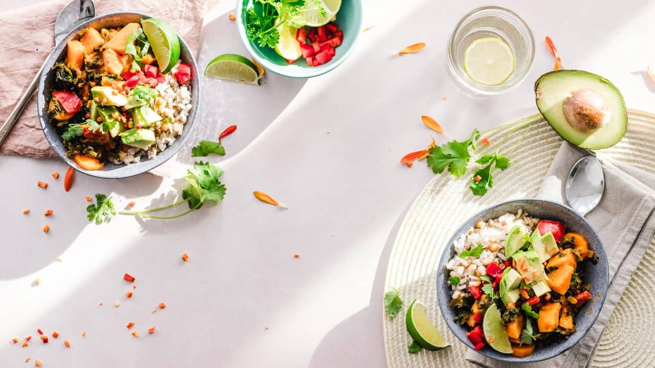 https://digitalhealthbuzz.com/wp-content/uploads/2019/05/appetizer-bowls-cuisine-1640770-1280x720.jpg