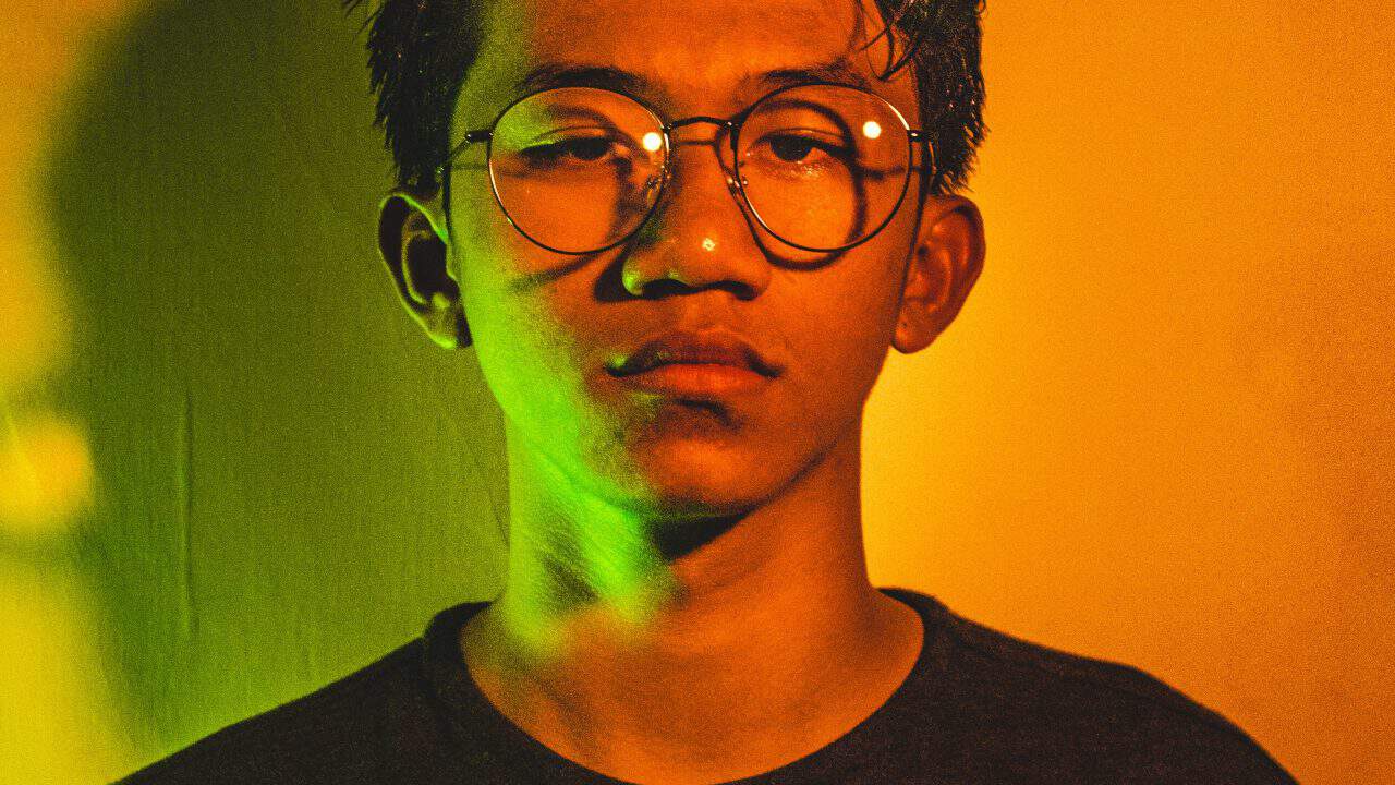 https://digitalhealthbuzz.com/wp-content/uploads/2019/06/boy-casual-eyeglasses-2179700-1280x720.jpg