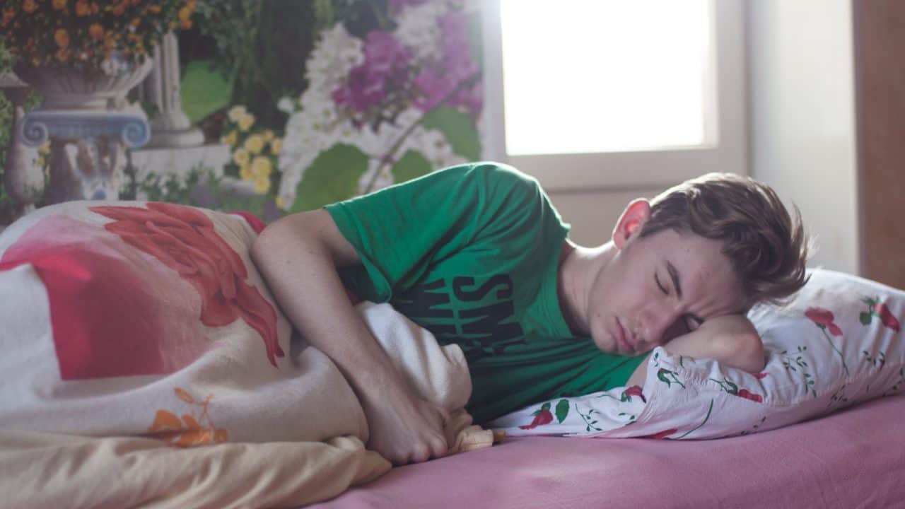 https://digitalhealthbuzz.com/wp-content/uploads/2019/07/bed-bedroom-boy-296817-1280x720.jpg