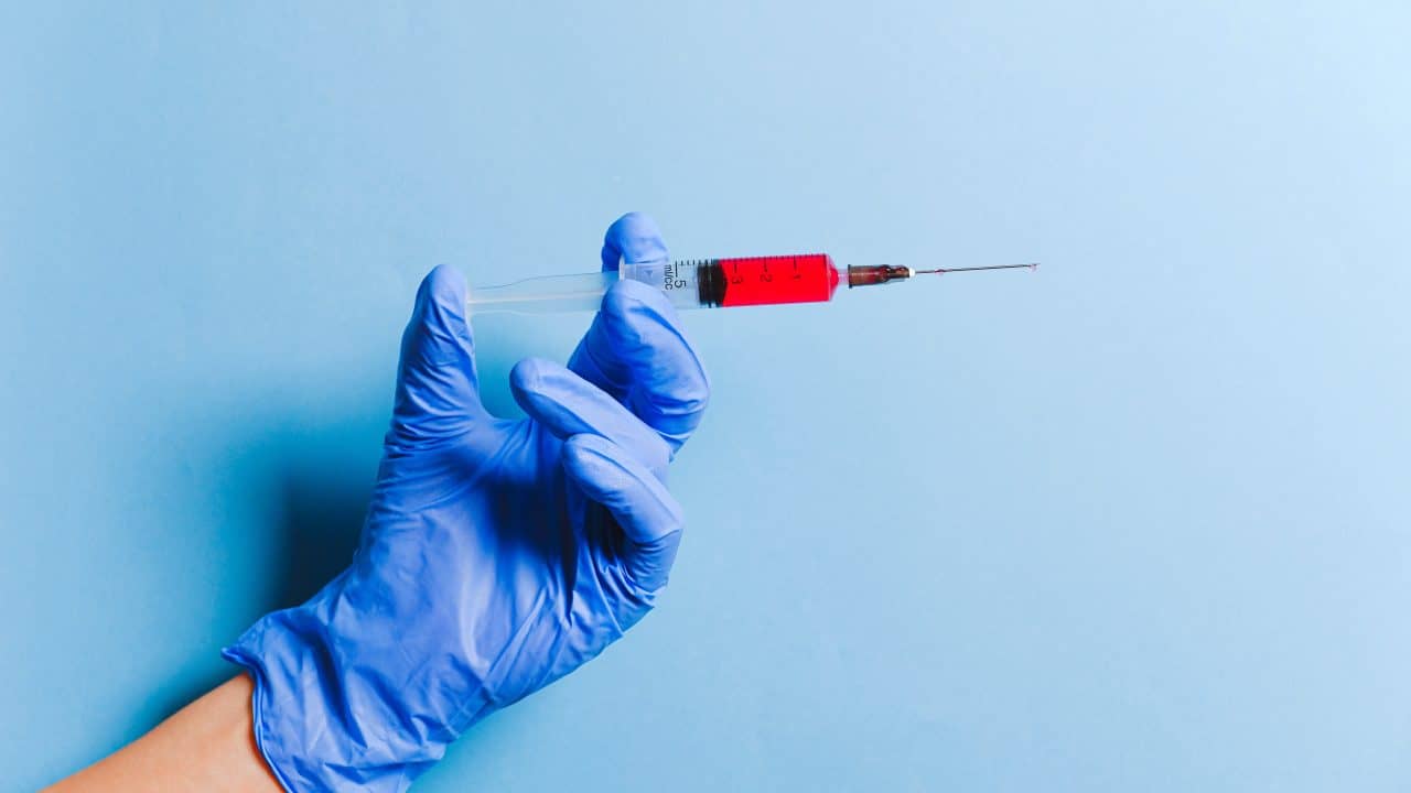 https://digitalhealthbuzz.com/wp-content/uploads/2020/05/person-holding-syringe-3786166-1280x720.jpg