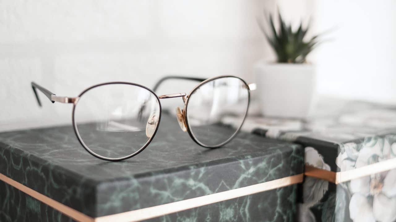 https://digitalhealthbuzz.com/wp-content/uploads/2020/07/gray-framed-eyeglasses-on-black-surface-2095953-1280x720.jpg